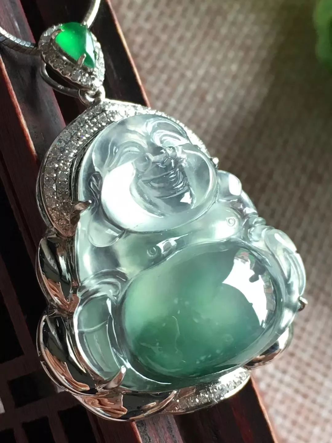 深度了解翡翠知识,翡翠知识入门完整版-第1张图片-翡翠网 深度了解翡翠知识,翡翠知识入门完整版-第1张图片-翡翠网