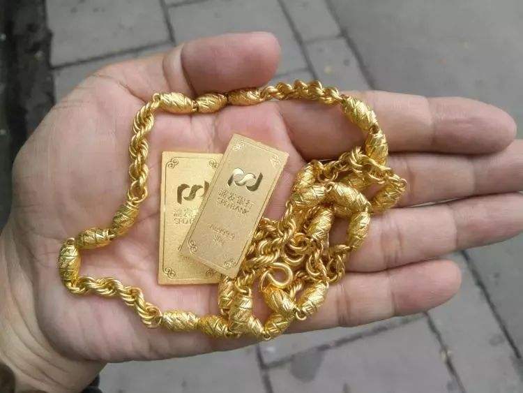 十八k黄金回收多少钱一克,请问黄金现在回收多少钱一克-第1张图片-翡翠网 十八k黄金回收多少钱一克,请问黄金现在回收多少钱一克-第1张图片-翡翠网