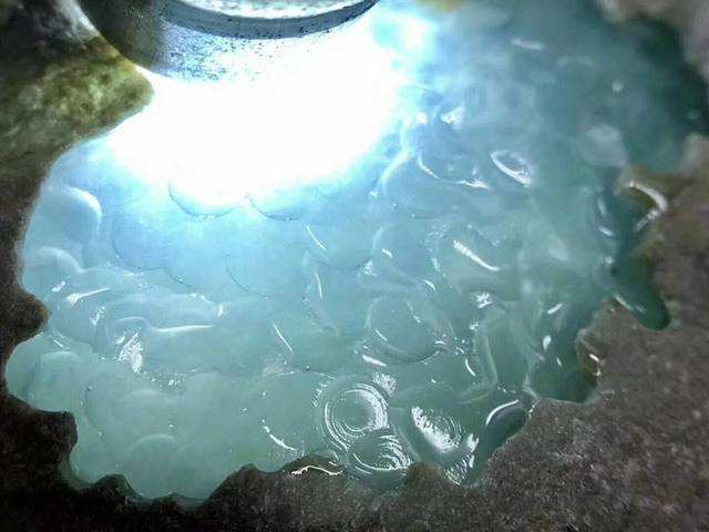 大马坎原石皮壳图片,翡翠马坎原石-第1张图片-翡翠网 大马坎原石皮壳图片,翡翠马坎原石-第1张图片-翡翠网