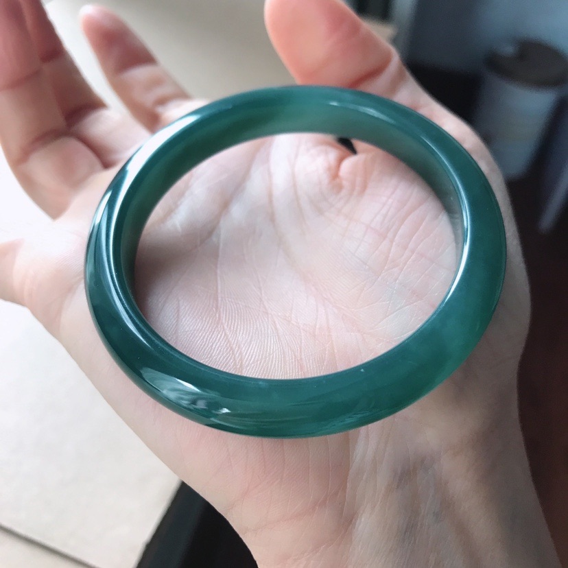 翡翠56圈手镯翡翠手镯黄金圈口是什么-第1张图片-翡翠网 翡翠56圈手镯翡翠手镯黄金圈口是什么-第1张图片-翡翠网