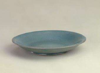 汝窑天青釉长颈瓶翡翠手镯天青釉-第1张图片-翡翠网 汝窑天青釉长颈瓶翡翠手镯天青釉-第1张图片-翡翠网