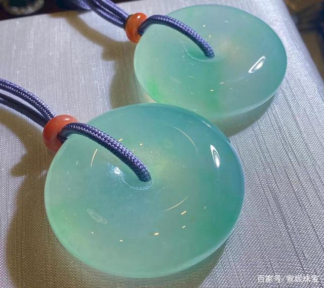 翡翠真假的知识注胶翡翠的鉴别方法-第1张图片-翡翠网 翡翠真假的知识注胶翡翠的鉴别方法-第1张图片-翡翠网