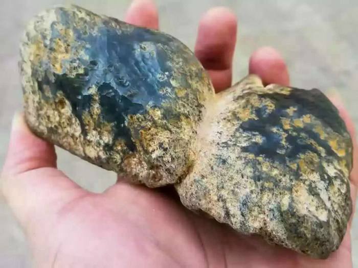 益阳玻璃种翡翠原石缅甸货源的简单介绍-第2张图片-翡翠网 益阳玻璃种翡翠原石缅甸货源的简单介绍-第2张图片-翡翠网