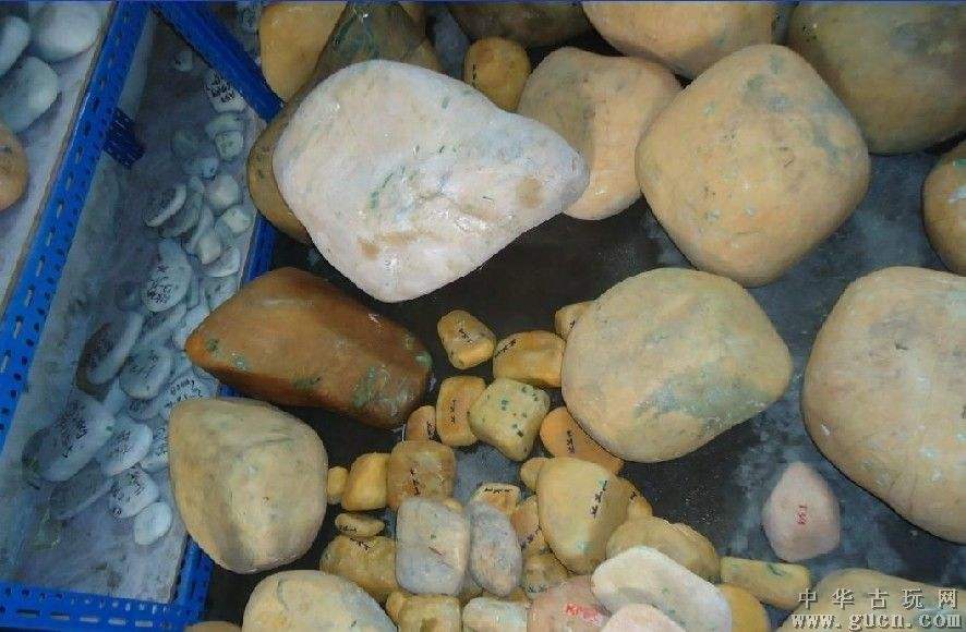 中国有翡翠原石产地吗,翡翠原石到底有多重-第2张图片-翡翠网 中国有翡翠原石产地吗,翡翠原石到底有多重-第2张图片-翡翠网