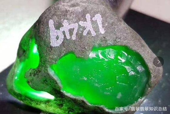 为什么翡翠戴着变绿色了,翡翠原石越玩越绿吗-第1张图片-翡翠网 为什么翡翠戴着变绿色了,翡翠原石越玩越绿吗-第1张图片-翡翠网