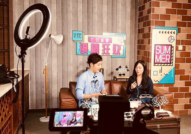 直播卖货怎么运作全流程新手如何从0开始做直播带货-第2张图片-翡翠网 直播卖货怎么运作全流程新手如何从0开始做直播带货-第2张图片-翡翠网