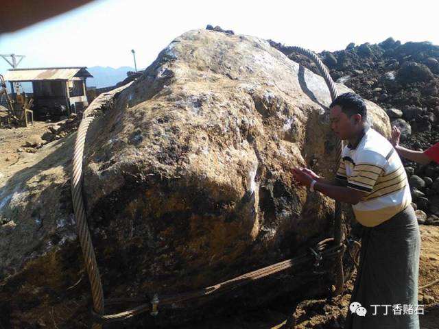 缅甸翡翠原石案件缅甸翡翠原石批发市场-第2张图片-翡翠网 缅甸翡翠原石案件缅甸翡翠原石批发市场-第2张图片-翡翠网