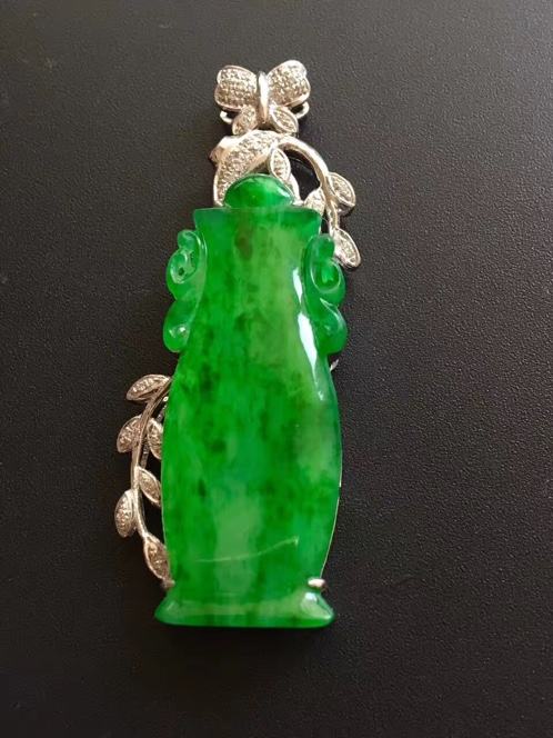 阳绿翡翠价格及图片翡翠阳绿价格-第2张图片-翡翠网 阳绿翡翠价格及图片翡翠阳绿价格-第2张图片-翡翠网