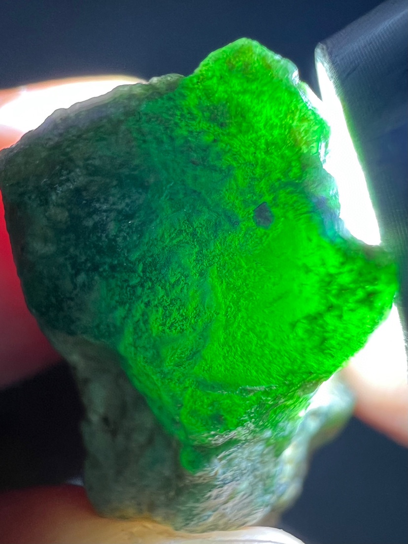 翡翠为什么要选择原石,翡翠原石处理-第1张图片-翡翠网 翡翠为什么要选择原石,翡翠原石处理-第1张图片-翡翠网