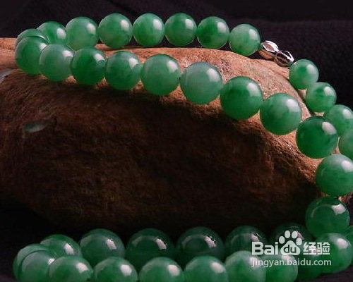 如何鉴别翡翠的好坏如何辨别翡翠价格-第2张图片-翡翠网 如何鉴别翡翠的好坏如何辨别翡翠价格-第2张图片-翡翠网
