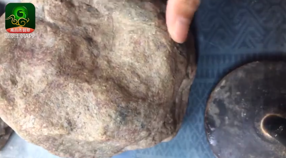 翡翠原石的厂口翡翠原石做假有哪些-第1张图片-翡翠网 翡翠原石的厂口翡翠原石做假有哪些-第1张图片-翡翠网