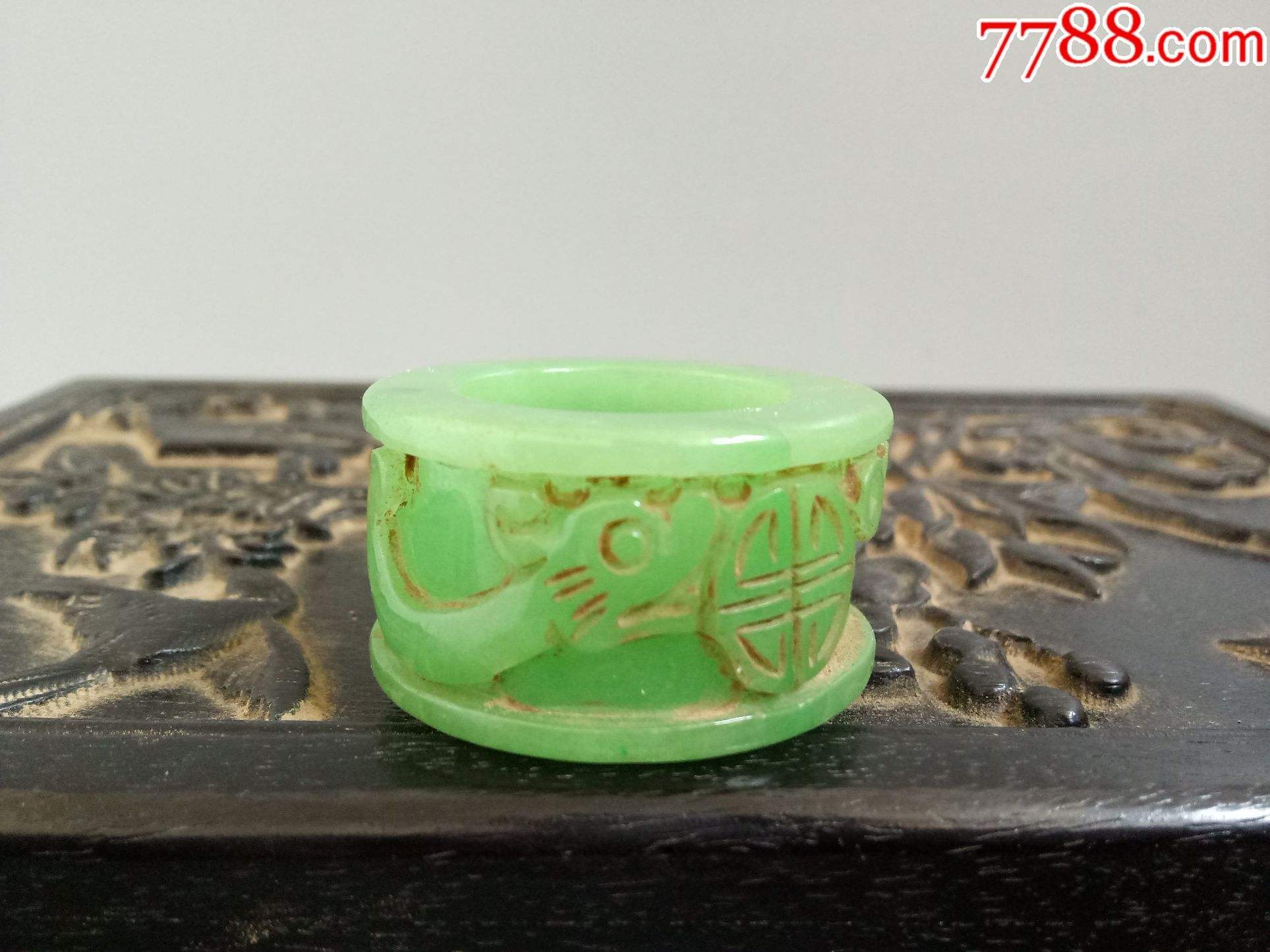 关于清代翡翠扳指的价格的信息-第1张图片-翡翠网 关于清代翡翠扳指的价格的信息-第1张图片-翡翠网