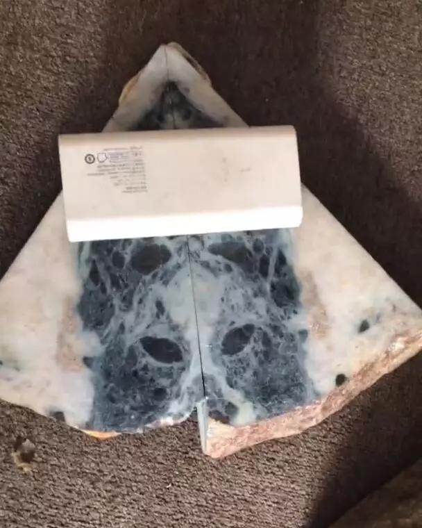 平洲翡翠原石批发市场熊猫翡翠原石-第3张图片-翡翠网 平洲翡翠原石批发市场熊猫翡翠原石-第3张图片-翡翠网