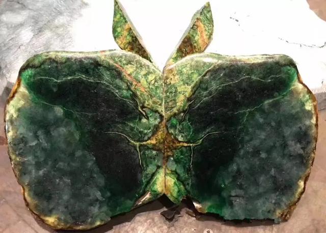 平洲翡翠原石批发市场熊猫翡翠原石-第5张图片-翡翠网 平洲翡翠原石批发市场熊猫翡翠原石-第5张图片-翡翠网