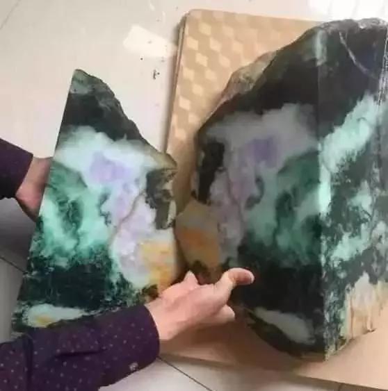 平洲翡翠原石批发市场熊猫翡翠原石-第6张图片-翡翠网 平洲翡翠原石批发市场熊猫翡翠原石-第6张图片-翡翠网