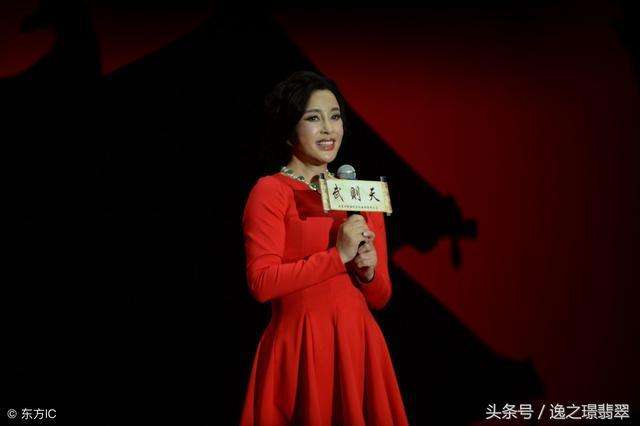 翡翠在国内的出现和流传时间历届春晚翡翠知识-第2张图片-翡翠网 翡翠在国内的出现和流传时间历届春晚翡翠知识-第2张图片-翡翠网