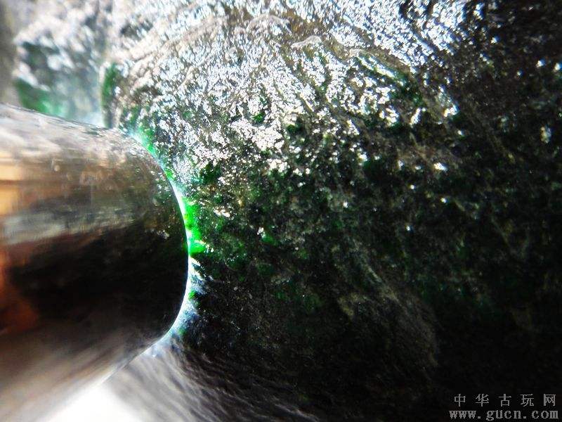 翡翠原石铁锈皮怎么形成的铁锈皮翡翠原石特征-第1张图片-翡翠网 翡翠原石铁锈皮怎么形成的铁锈皮翡翠原石特征-第1张图片-翡翠网