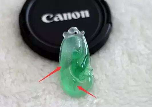 几十块的翡翠手镯是真的吗,假翡翠怎么区别-第1张图片-翡翠网 几十块的翡翠手镯是真的吗,假翡翠怎么区别-第1张图片-翡翠网