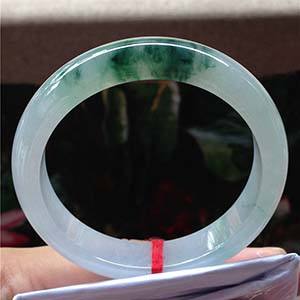 晒晒我带了5年的翡翠手镯,山东翡翠价格-第1张图片-翡翠网 晒晒我带了5年的翡翠手镯,山东翡翠价格-第1张图片-翡翠网