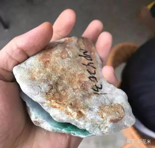 曲阳翡翠原石吧,原石翡翠知识大全-第1张图片-翡翠网 曲阳翡翠原石吧,原石翡翠知识大全-第1张图片-翡翠网