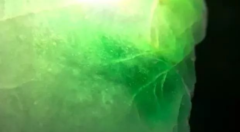 滕翡翠知识点总结关于翡翠需要了解的知识-第2张图片-翡翠网 滕翡翠知识点总结关于翡翠需要了解的知识-第2张图片-翡翠网