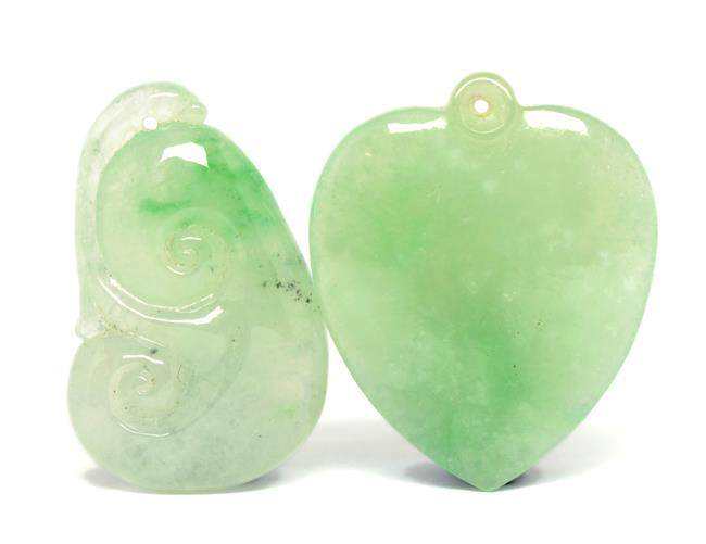 翡翠之心最新价格,翡翠镯子和镯子心价格-第1张图片-翡翠网 翡翠之心最新价格,翡翠镯子和镯子心价格-第1张图片-翡翠网