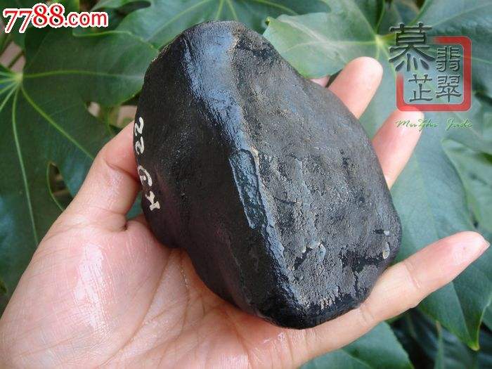 莫西沙黑皮原石打不透,黑皮翡翠原石图片-第2张图片-翡翠网 莫西沙黑皮原石打不透,黑皮翡翠原石图片-第2张图片-翡翠网