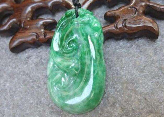 翡翠豆种知识,豆糯种翡翠好不好-第1张图片-翡翠网 翡翠豆种知识,豆糯种翡翠好不好-第1张图片-翡翠网