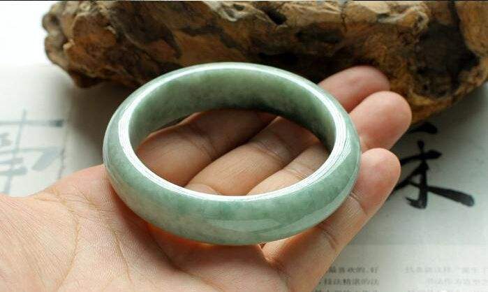 豆种翡翠手镯图片价格5千左右的豆种翡翠手镯-第2张图片-翡翠网 豆种翡翠手镯图片价格5千左右的豆种翡翠手镯-第2张图片-翡翠网