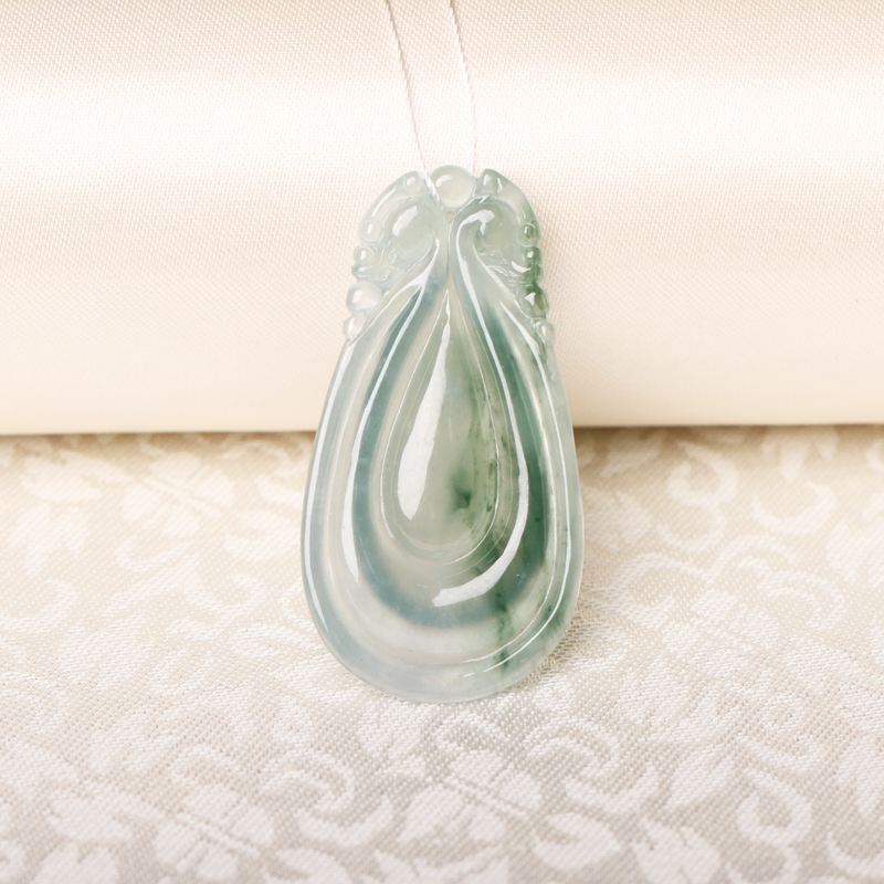 老翡翠和新翡翠区别张铁军翡翠价格-第2张图片-翡翠网 老翡翠和新翡翠区别张铁军翡翠价格-第2张图片-翡翠网