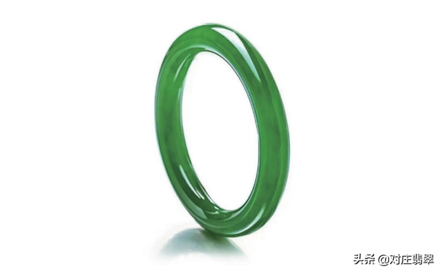 如何选翡翠镯子,翠丝种翡翠手镯价格-第3张图片-翡翠网 如何选翡翠镯子,翠丝种翡翠手镯价格-第3张图片-翡翠网