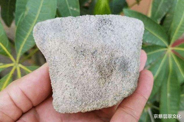 翡翠原石捡漏图片大全的简单介绍-第1张图片-翡翠网 翡翠原石捡漏图片大全的简单介绍-第1张图片-翡翠网