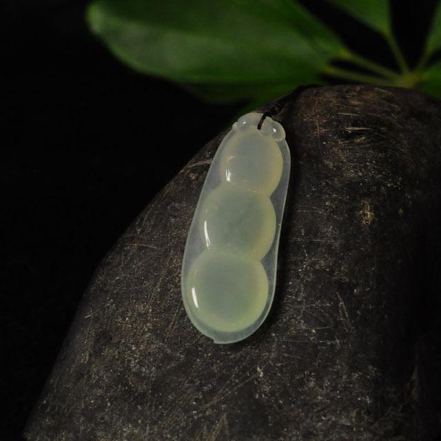 翡翠高货知识,翡翠5813的高货是啥意思-第2张图片-翡翠网 翡翠高货知识,翡翠5813的高货是啥意思-第2张图片-翡翠网