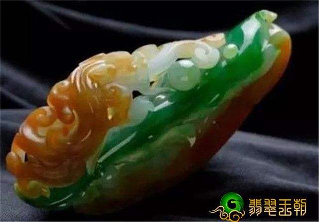 黄加绿翡翠原石效果大马砍赌石黄加绿翡翠-第1张图片-翡翠网 黄加绿翡翠原石效果大马砍赌石黄加绿翡翠-第1张图片-翡翠网