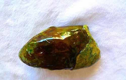 中国翡翠原石在哪里可以捡到的简单介绍-第2张图片-翡翠网 中国翡翠原石在哪里可以捡到的简单介绍-第2张图片-翡翠网