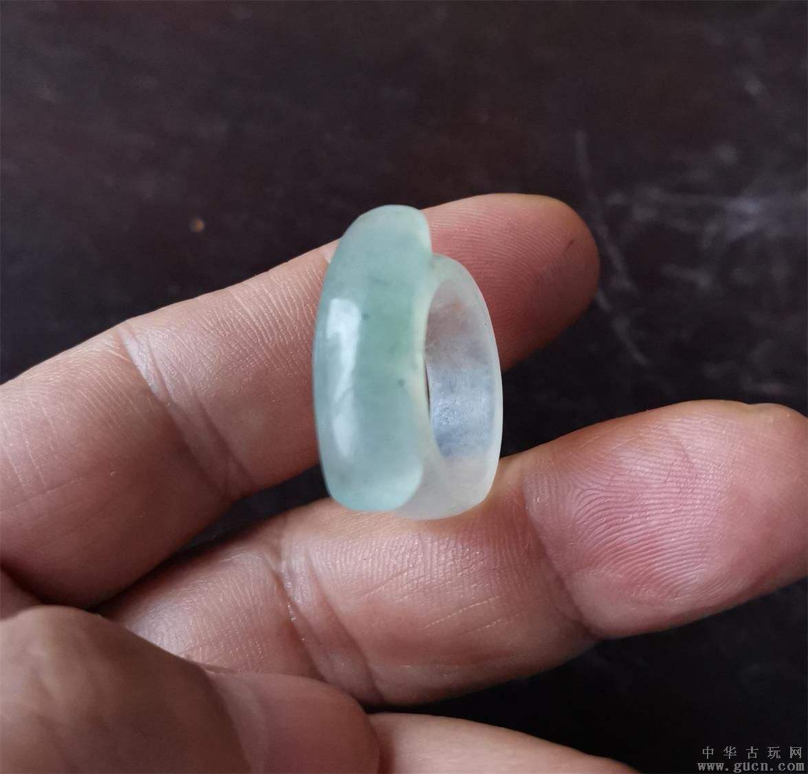 清代老翡翠马鞍戒指拍卖价格,清代翡翠马鞍戒指价格-第1张图片-翡翠网 清代老翡翠马鞍戒指拍卖价格,清代翡翠马鞍戒指价格-第1张图片-翡翠网