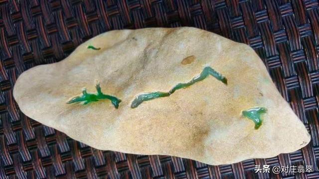 锦州直播翡翠原石,翡翠原石哪里收购-第2张图片-翡翠网 锦州直播翡翠原石,翡翠原石哪里收购-第2张图片-翡翠网