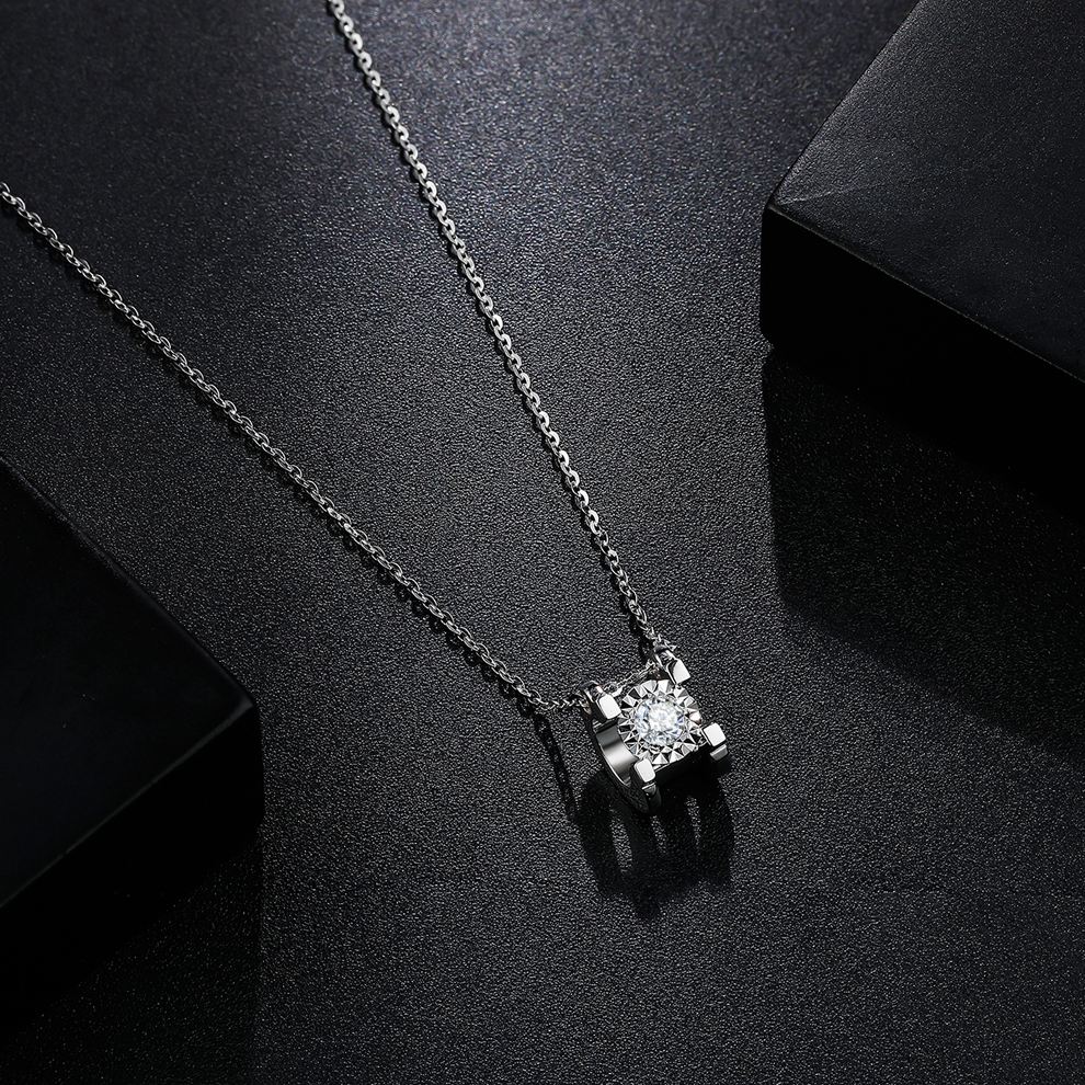 卡地亚手链价格及图片卡地亚牛头钻石项链-第1张图片-翡翠网 卡地亚手链价格及图片卡地亚牛头钻石项链-第1张图片-翡翠网