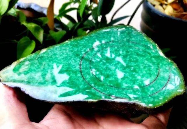 包含翡翠原石和石头的区别的词条-第2张图片-翡翠网 包含翡翠原石和石头的区别的词条-第2张图片-翡翠网