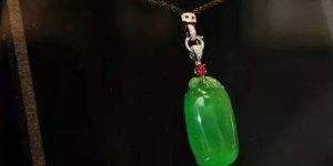 正色翡翠价格,翡翠的色点会影响价格吗-第2张图片-翡翠网 正色翡翠价格,翡翠的色点会影响价格吗-第2张图片-翡翠网