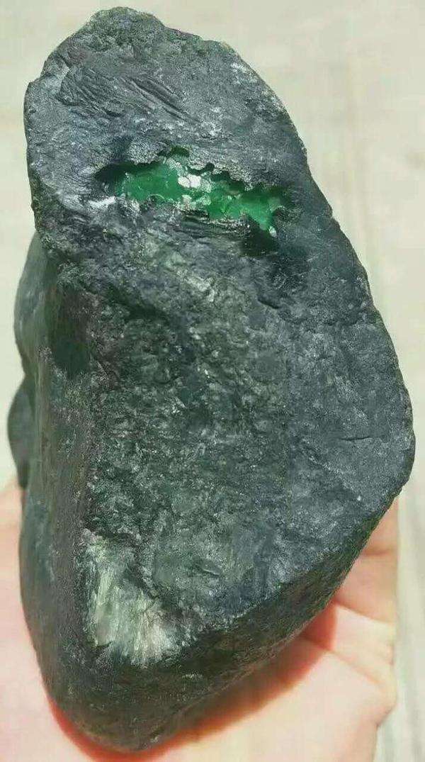 怎样挑选翡翠原石,翡翠原石泰国-第1张图片-翡翠网 怎样挑选翡翠原石,翡翠原石泰国-第1张图片-翡翠网