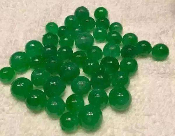 翡翠专业知识及保养翡翠最忌讳的三种保养-第2张图片-翡翠网 翡翠专业知识及保养翡翠最忌讳的三种保养-第2张图片-翡翠网