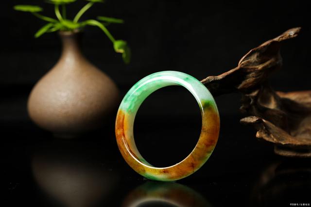 缅甸翡翠和翡翠的区别,缅甸翡翠的基础知识-第2张图片-翡翠网 缅甸翡翠和翡翠的区别,缅甸翡翠的基础知识-第2张图片-翡翠网