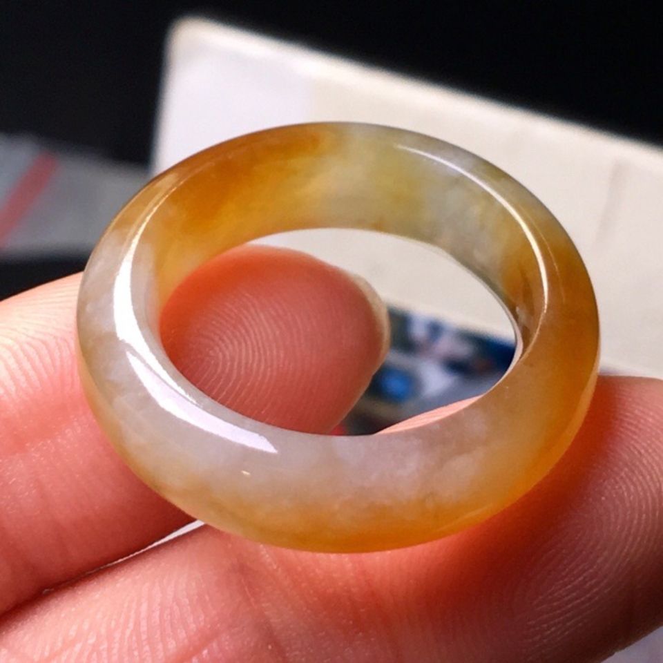 冰种黄翡翠手镯的价格,黄翡翠冰种的价格-第2张图片-翡翠网 冰种黄翡翠手镯的价格,黄翡翠冰种的价格-第2张图片-翡翠网