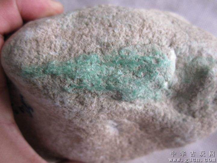 翡翠松花的表现特征翡翠原石松花-第2张图片-翡翠网 翡翠松花的表现特征翡翠原石松花-第2张图片-翡翠网