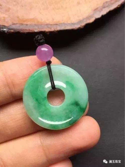 翡翠知识的培训资料,翡翠基础知识入门-第2张图片-翡翠网 翡翠知识的培训资料,翡翠基础知识入门-第2张图片-翡翠网