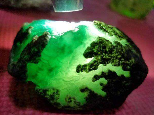 翡翠原石假的简单介绍-第2张图片-翡翠网 翡翠原石假的简单介绍-第2张图片-翡翠网