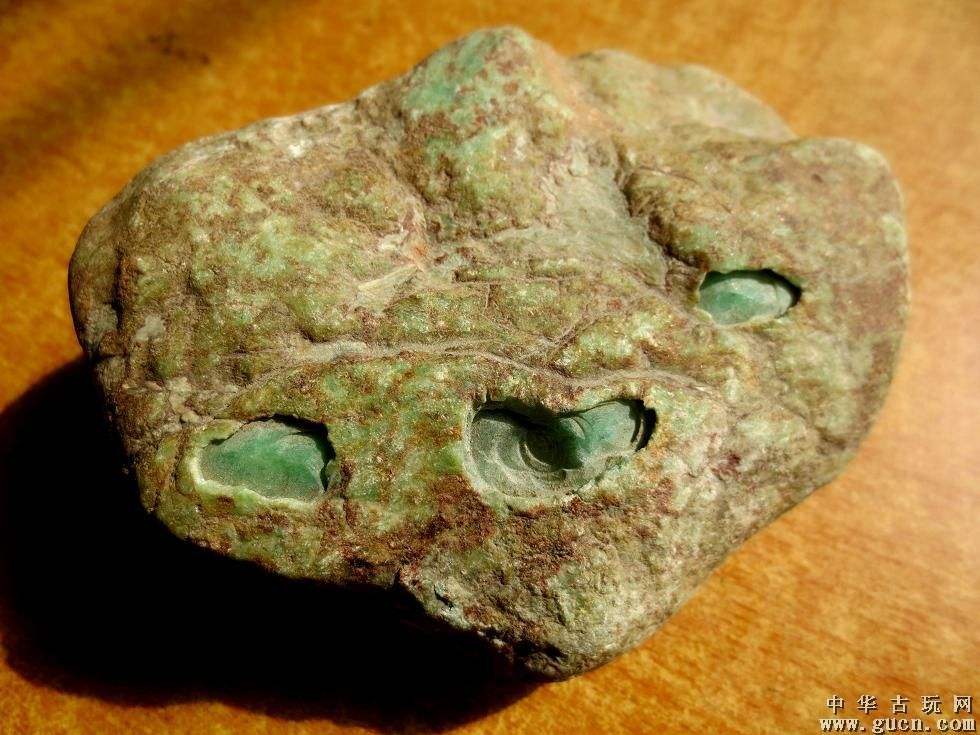 翡翠原石交易市场详解,翡翠原石的场口及特点知识大全-第2张图片-翡翠网 翡翠原石交易市场详解,翡翠原石的场口及特点知识大全-第2张图片-翡翠网