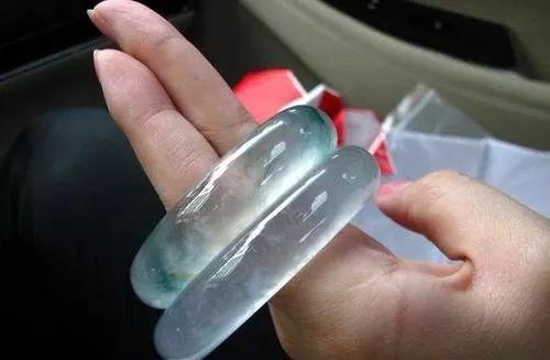 翡翠真假鉴定方法简单介绍的简单介绍-第1张图片-翡翠网 翡翠真假鉴定方法简单介绍的简单介绍-第1张图片-翡翠网