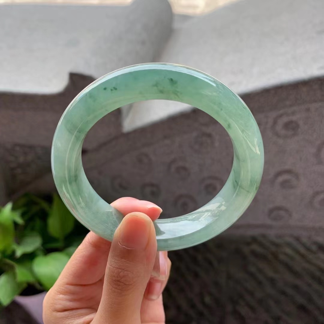 芙蓉冰种翡翠价格的简单介绍-第2张图片-翡翠网 芙蓉冰种翡翠价格的简单介绍-第2张图片-翡翠网